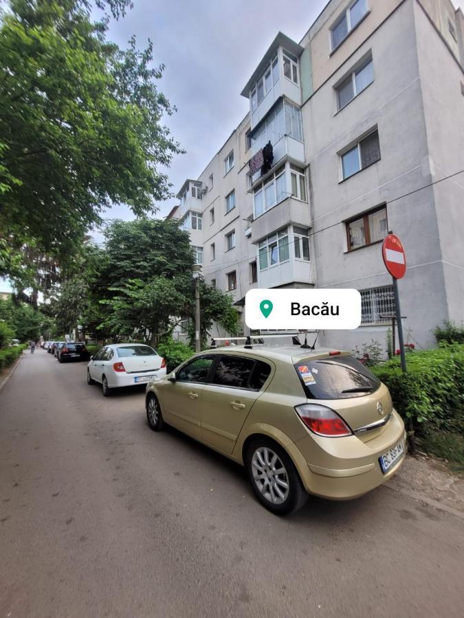 Christal Apartment Bacău Exteriör bild